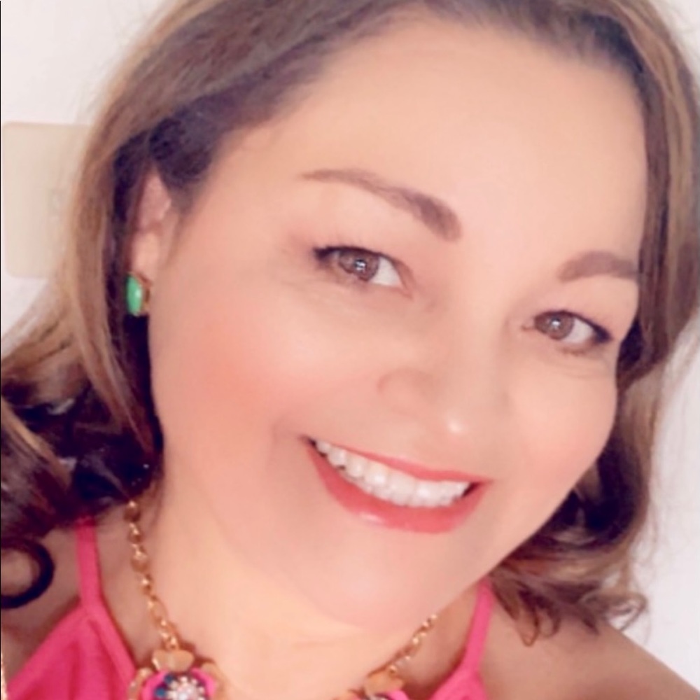 Meet your Posher, Yolanda